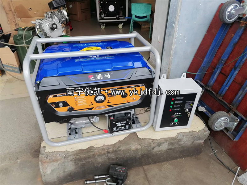 2022年7月12日，8KW汽油發(fā)電機組帶ATS柜發(fā)貨河池金城江