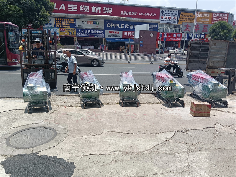 2023年7月26日，非洲項(xiàng)目出口5臺單缸柴油發(fā)電機(jī)組試機(jī)發(fā)貨大連港口