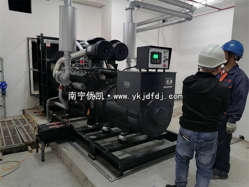2023年11月17日，河池宜州項(xiàng)目550kw凱普柴油發(fā)電機(jī)組安裝調(diào)試