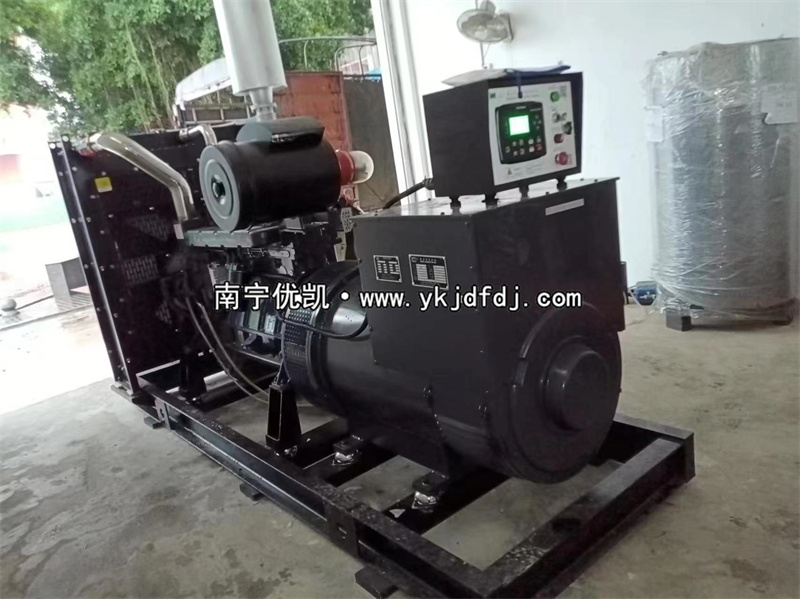 2024年3月14日，學(xué)校項(xiàng)目400kw凱普柴油發(fā)電機(jī)組安裝調(diào)試并通過驗(yàn)收