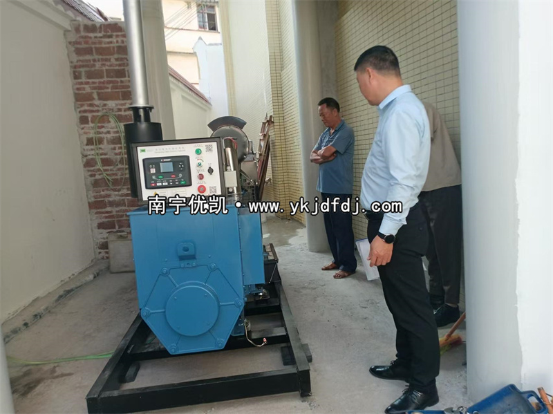 2024年10月30日，容縣項(xiàng)目200kw柴油發(fā)電機(jī)組到貨安裝調(diào)試