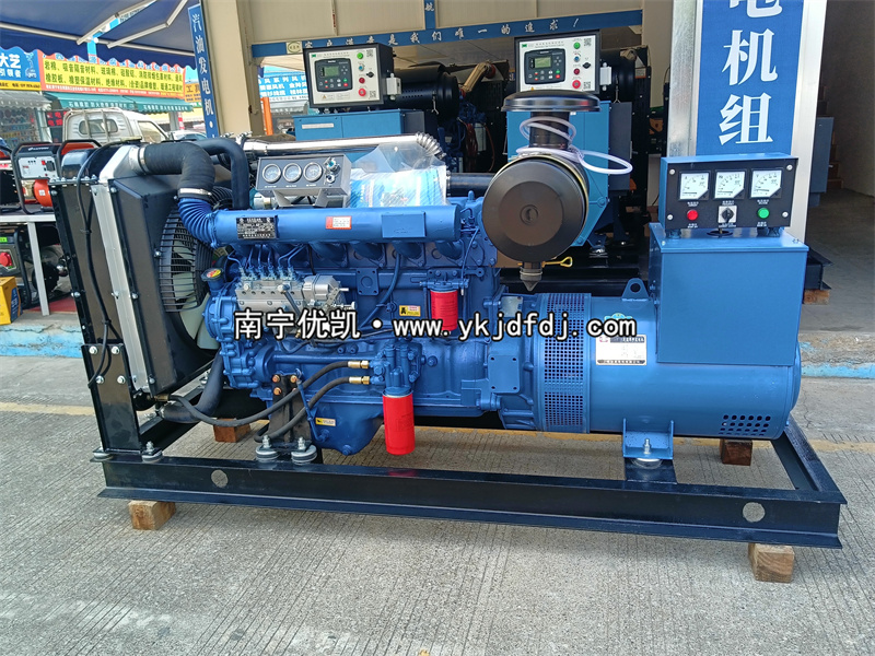 2024年12月30日，河池項(xiàng)目100kw柴油發(fā)電機(jī)組裝車發(fā)貨