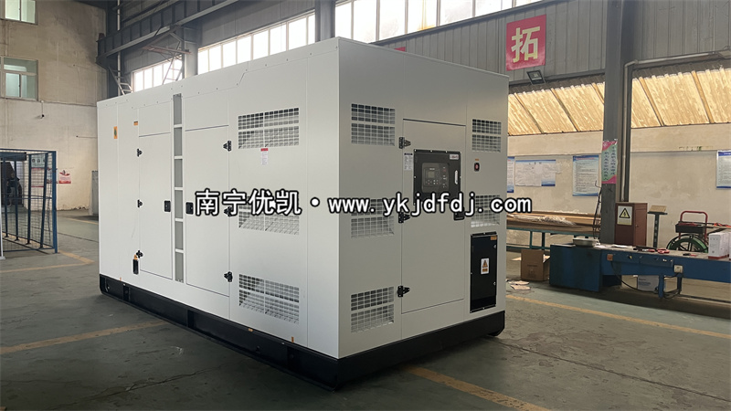 2025年7月15日，國外項目480KW上柴靜音柴油發(fā)電機組裝車發(fā)貨憑祥口岸