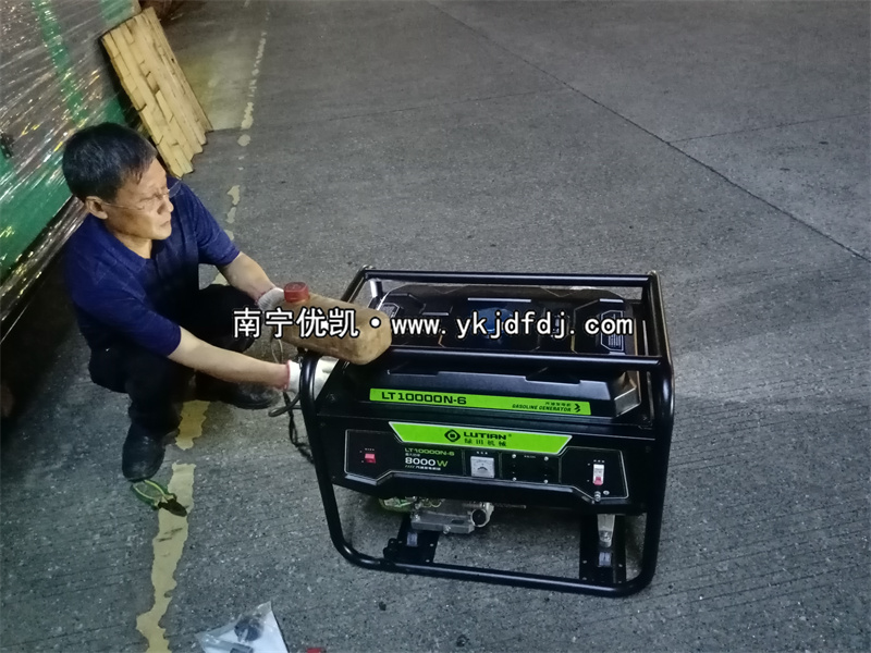 2025年9月1日，綠田8kw汽油發(fā)電機組試機發(fā)貨