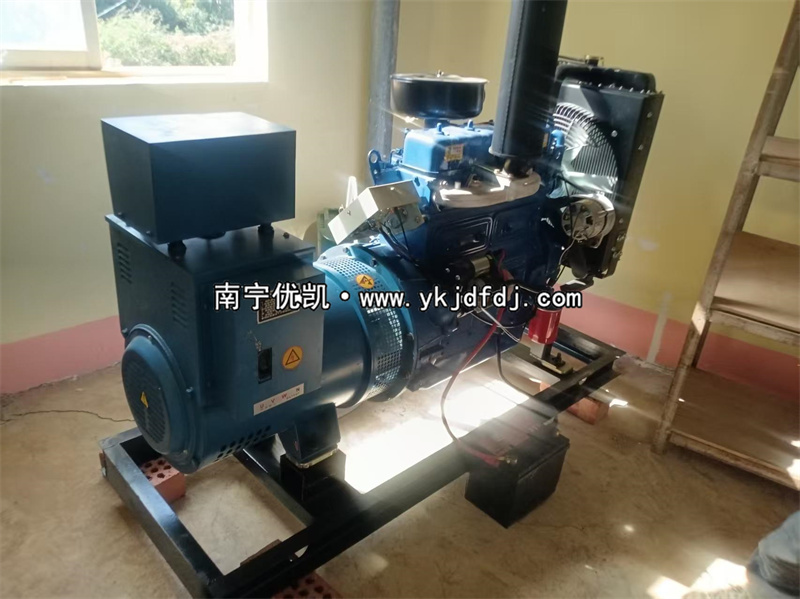 2025年11月26日，南寧項(xiàng)目30kw柴油發(fā)電機(jī)組到貨現(xiàn)場(chǎng)